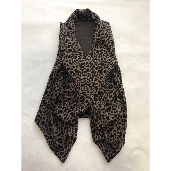 FOREVER 21 Cheetah Print Sweater/ Cardigan - Picture 2 of 3